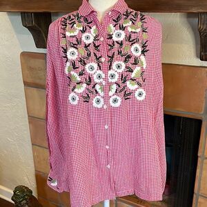 Inoui vintage pink and white gingham embroidered button up blouse, S!